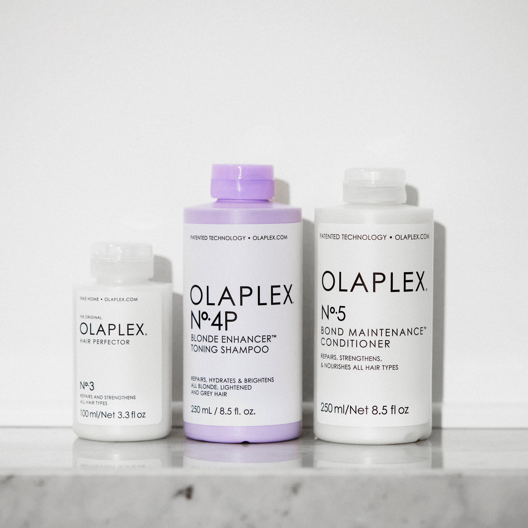 Nº.4P Blonde Enhancer Toning Shampoo